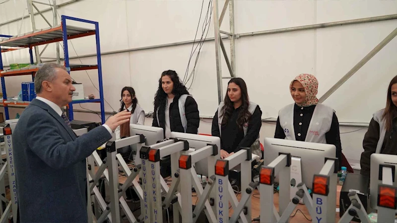 Başkan Kılınç Sosyal Marketi ziyaret etti 