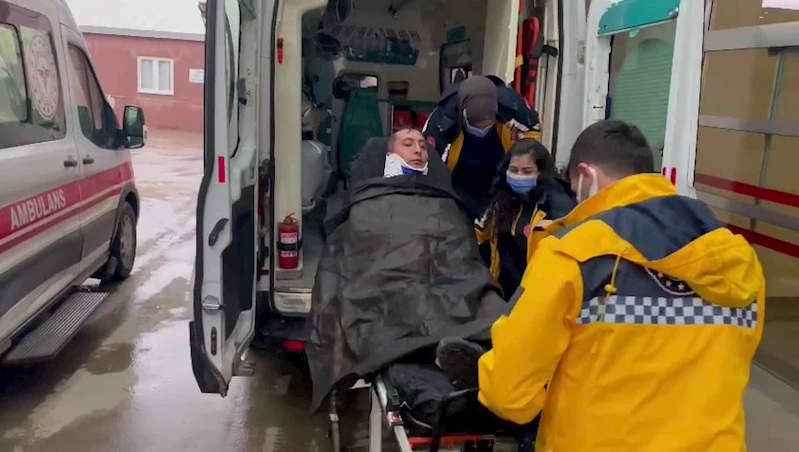 Devrilen zırhlı araçtaki 3 asker yaralandı  - Videolu Haber