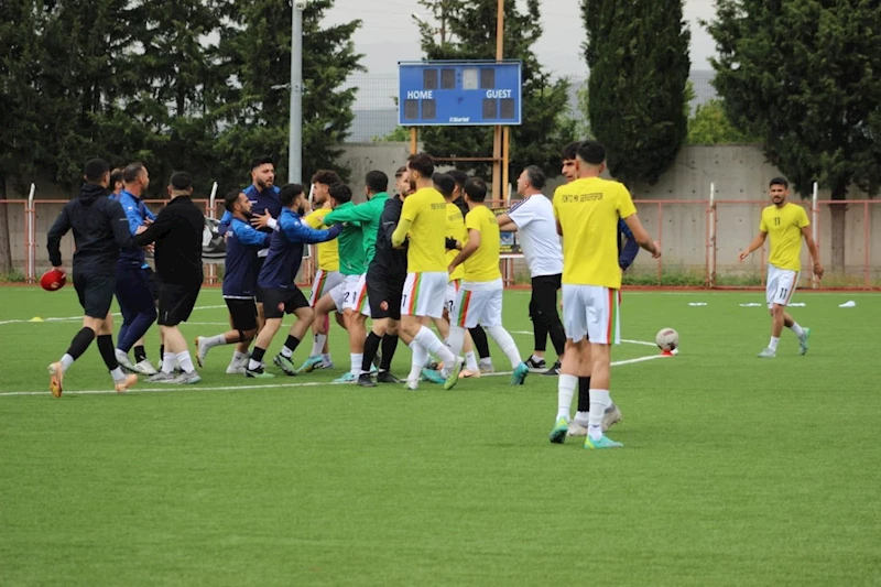 Maç başlamadan kavga başladı  - Videolu Haber