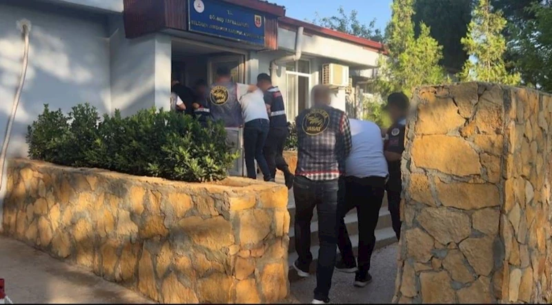 Uyuşturucu ticaretinden elde edilen parayı çalan şahıslar tutuklandı 