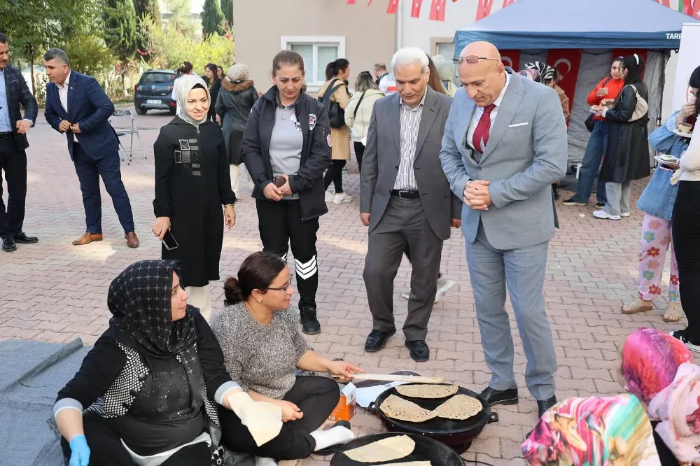 Adıyaman’daki Kız Yurdundan Gazze İçin Hayır Çarşısı