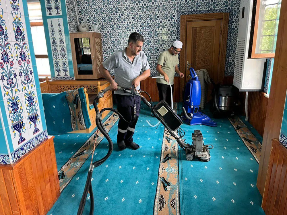 Adıyaman Belediyesinden ibadethanelerde temizlik çalışması 
