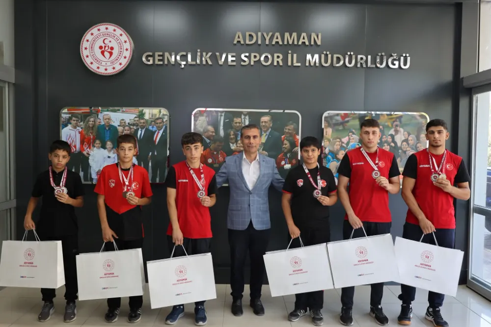 Adıyamanlı Güreşçilerden Türkiye Şampiyonasında Çifte Zafer