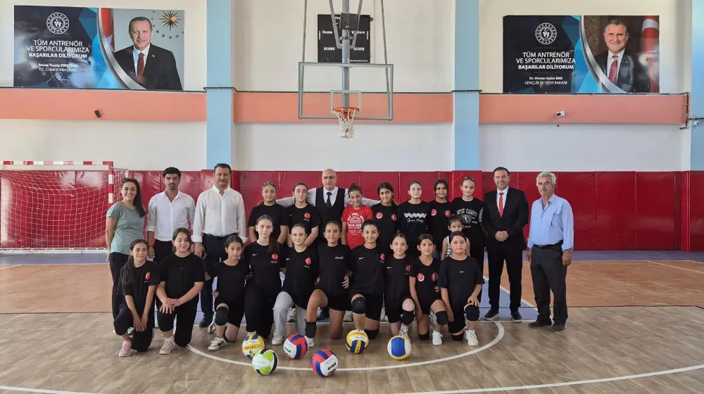 İl Müdürü Elüstü, Tut’ta Gençlerle Buluştu